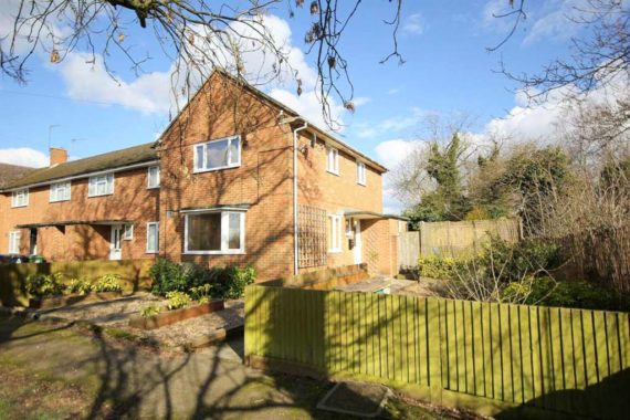 2 Bedroom End of Ter...